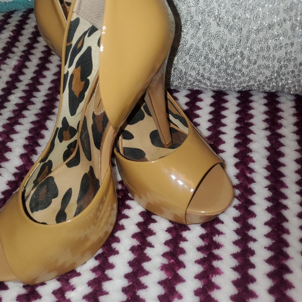 Heels - Picture 3 of 4